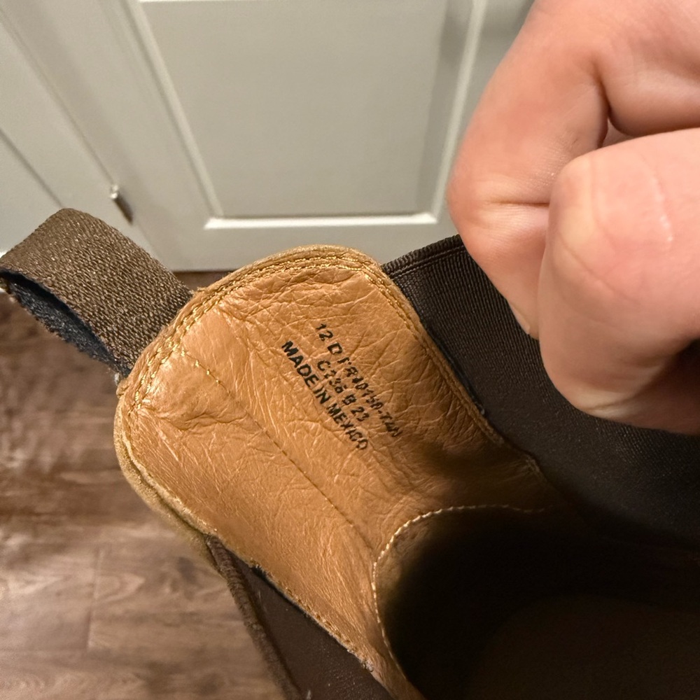 FRYE Tyler Chelsea Boot - Picture 4 of 7